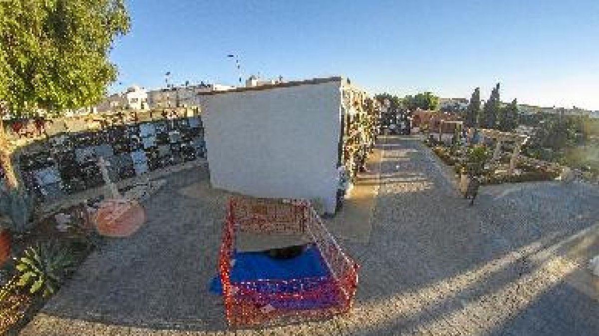 Fosa abierta en el cementerio de San José  de Almería