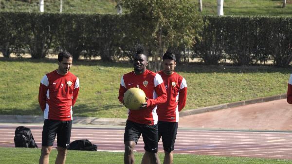 Thievy en el calentamiento.