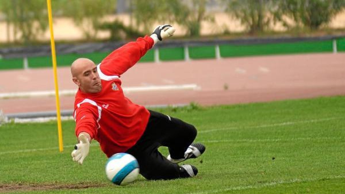 Joaquín Valerio en su etapa de portero con el Almería.