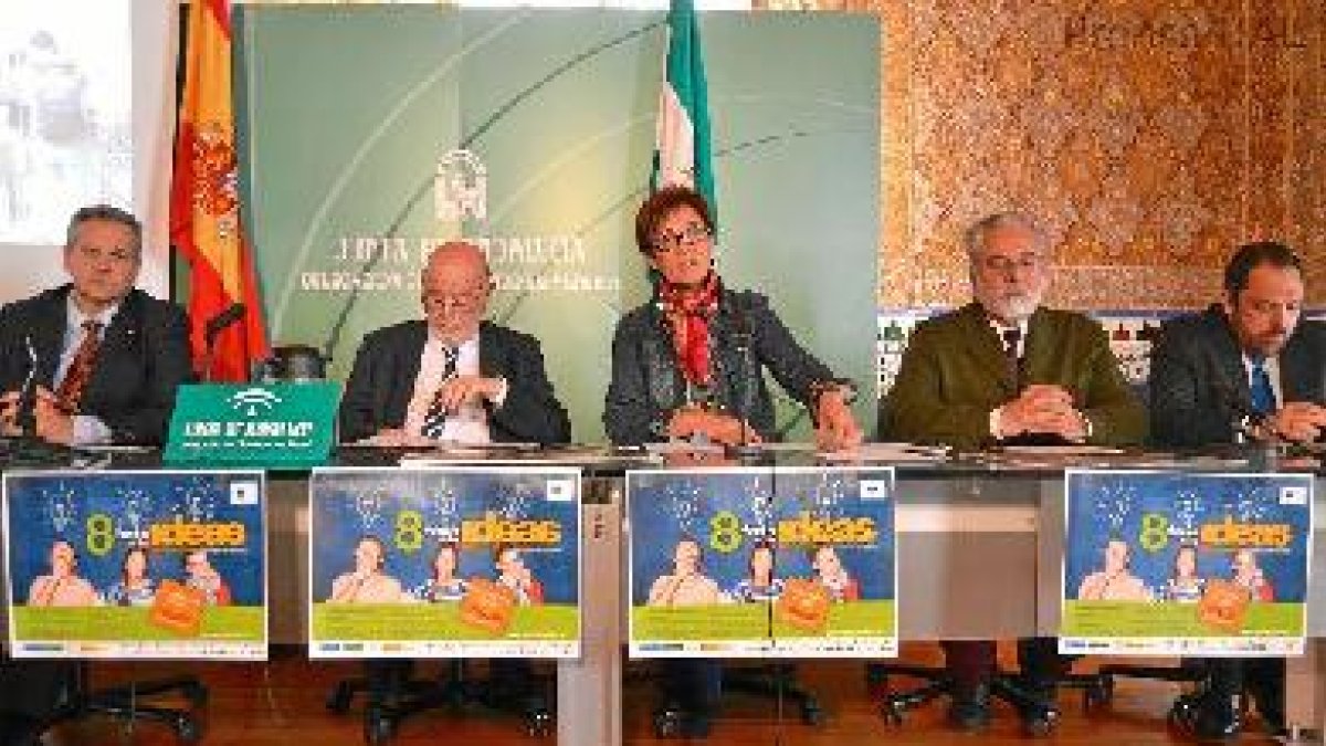 Representantes de las instituciones que colaboran y organización la Feria.