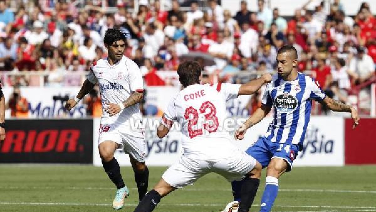 El Deportivo cayó goleado en el Sánchez Pizjuán.