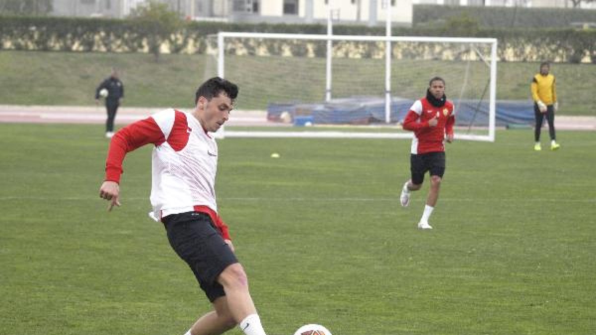 Ximo Navarro vuelve al once de JIM.