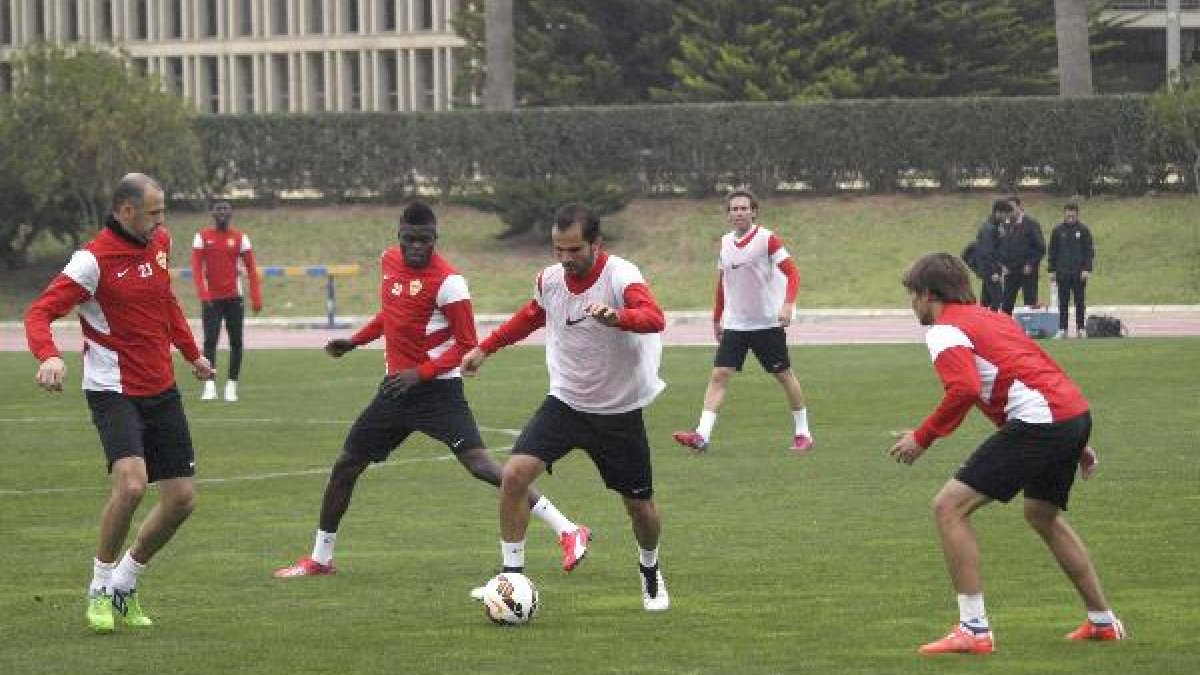 Una de las acciones del partidillo de este miércoles.
