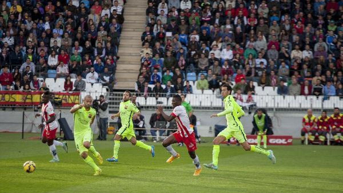 El Almería visitará al Barça el 8 de abril.