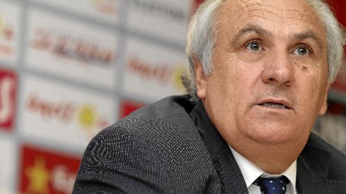 El presidente no debe estar tranquilo desamparado por la Federación Española.