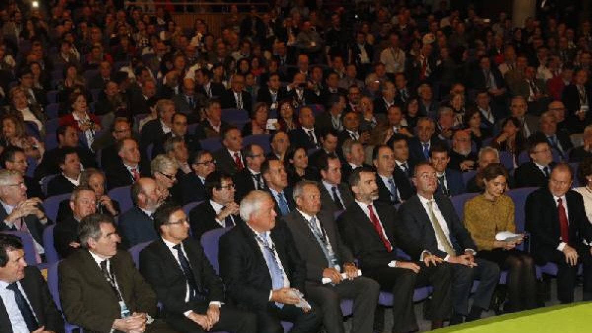 Autoridades en la clausura del congreso de cooperativas.