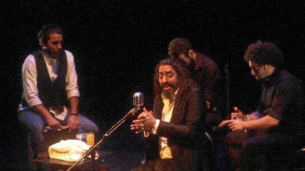 El Cigala durante su actuación en el Teatro Auditorio de Roquetas.