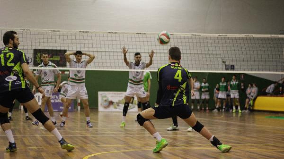 Una jugada del partido.