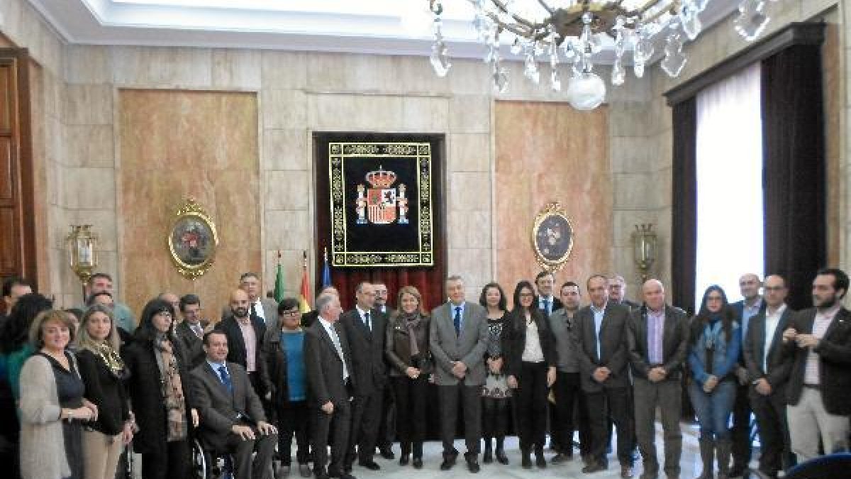 Imagen de la reunión ayer en la Subdelegación del Gobierno