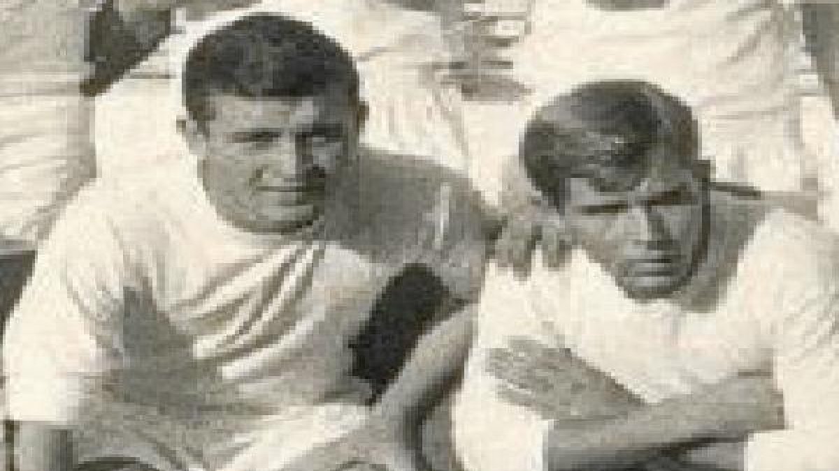 Rojas y Santi siendo juveniles en el Benito Villamarín donde fueron subcampeones de Andalucía.