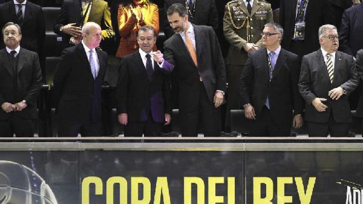 Hubo pitos al himno español en la final Madrid-Barça.