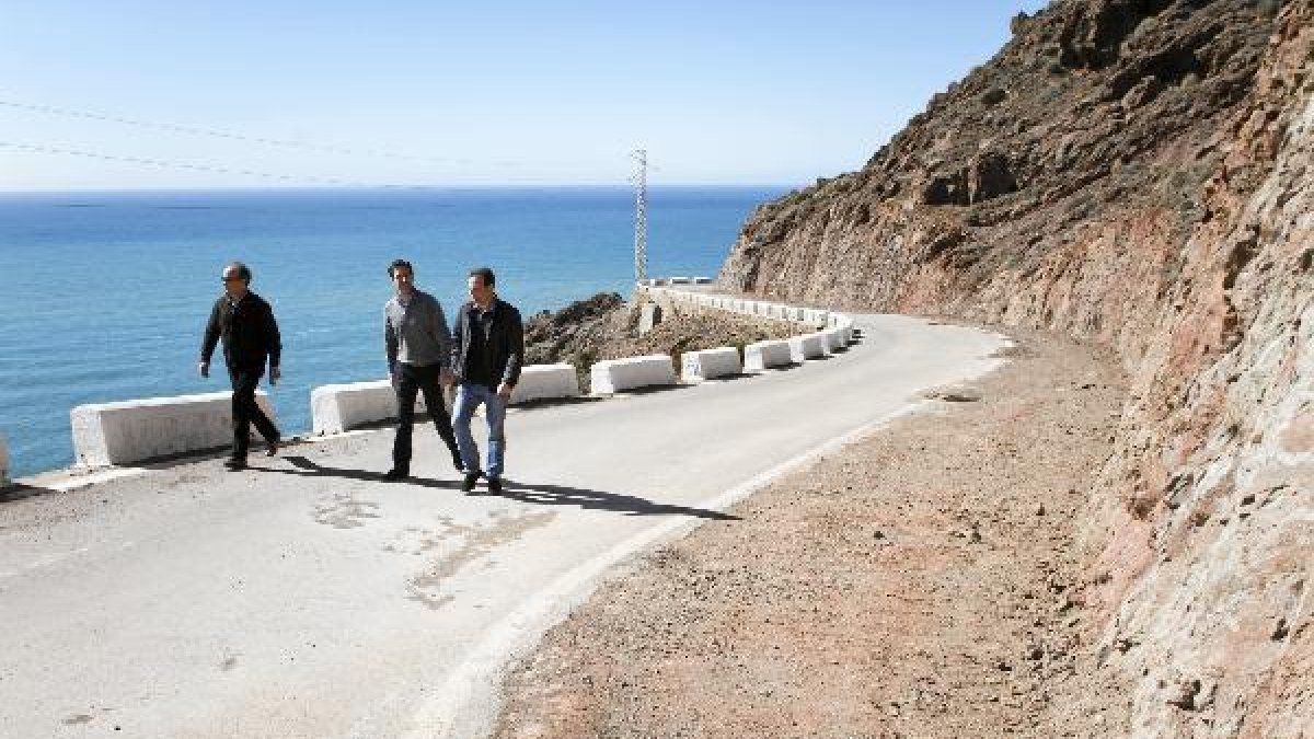 Estado de las obras en la carretera que conduce al Faro de Cabo de Gata.