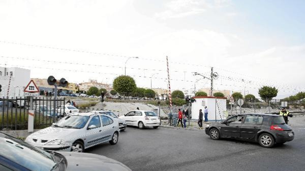 Paso a nivel de El Puche