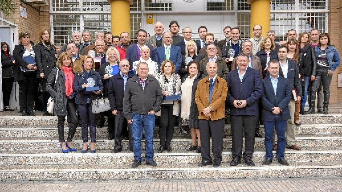 El alcalde tras el desayuno mantenido con los vecinos.