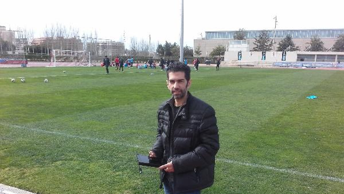 Carlos Padilla posa para LA VOZ en el Anexo.