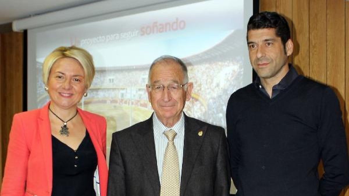 Manuel Caballero fue presentado por el alcalde y la teniente alcalde.