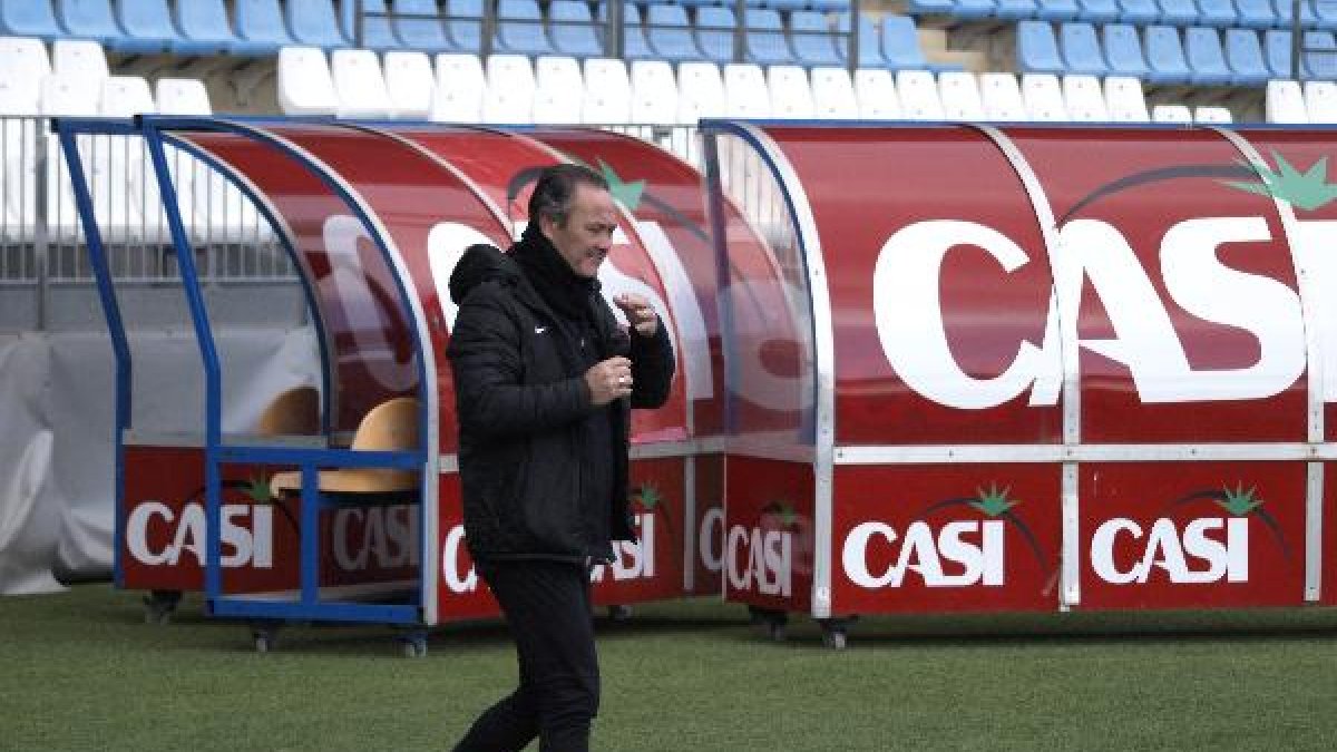 El míster saliendo al Estadio este jueves.