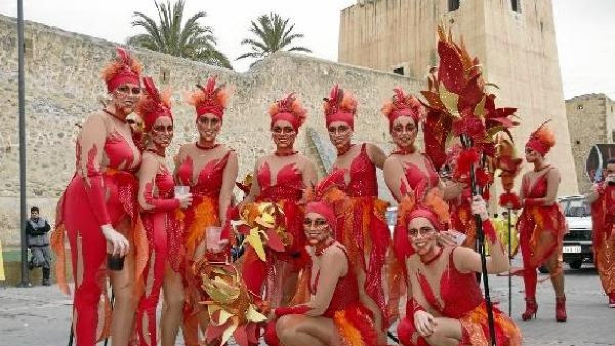 Desfile de Carnaval en Cuevas, el sábado.
