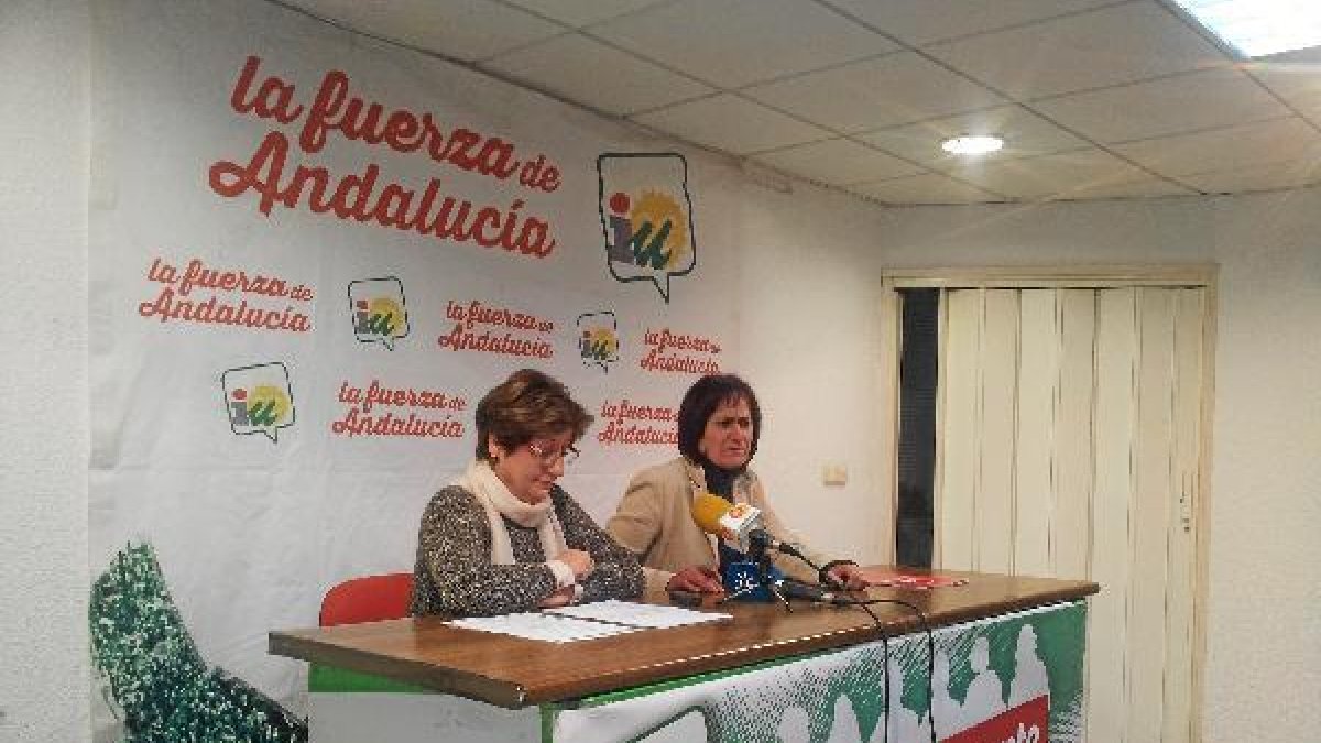 Caparrós y Martín, ayer, en la sede de IU.