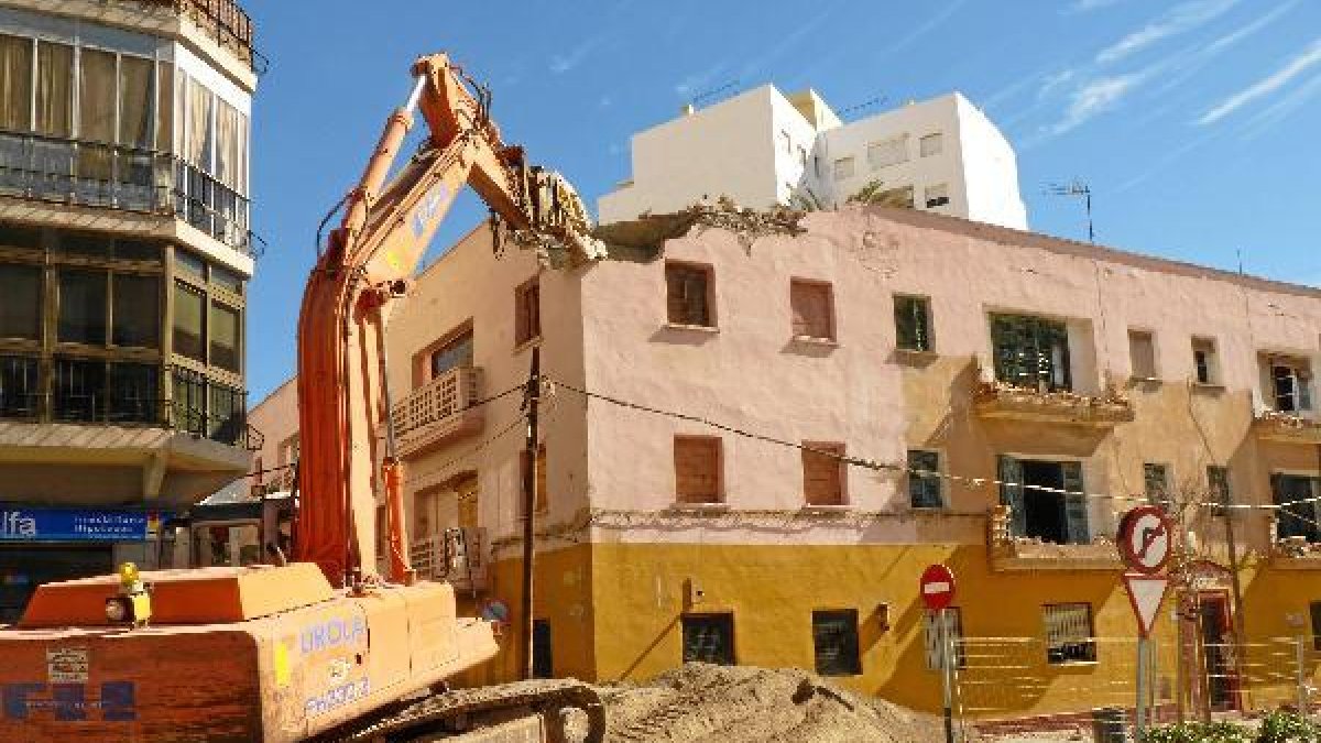Demolición del segundo inmueble