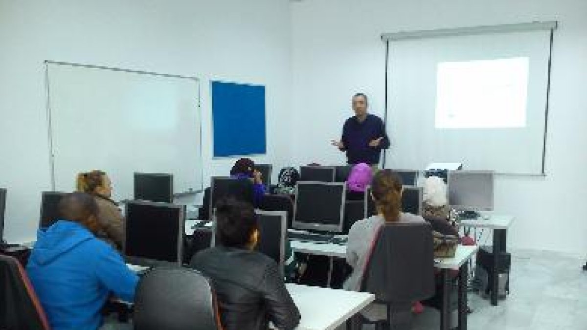 Sesión en el CADE de Roquetas.