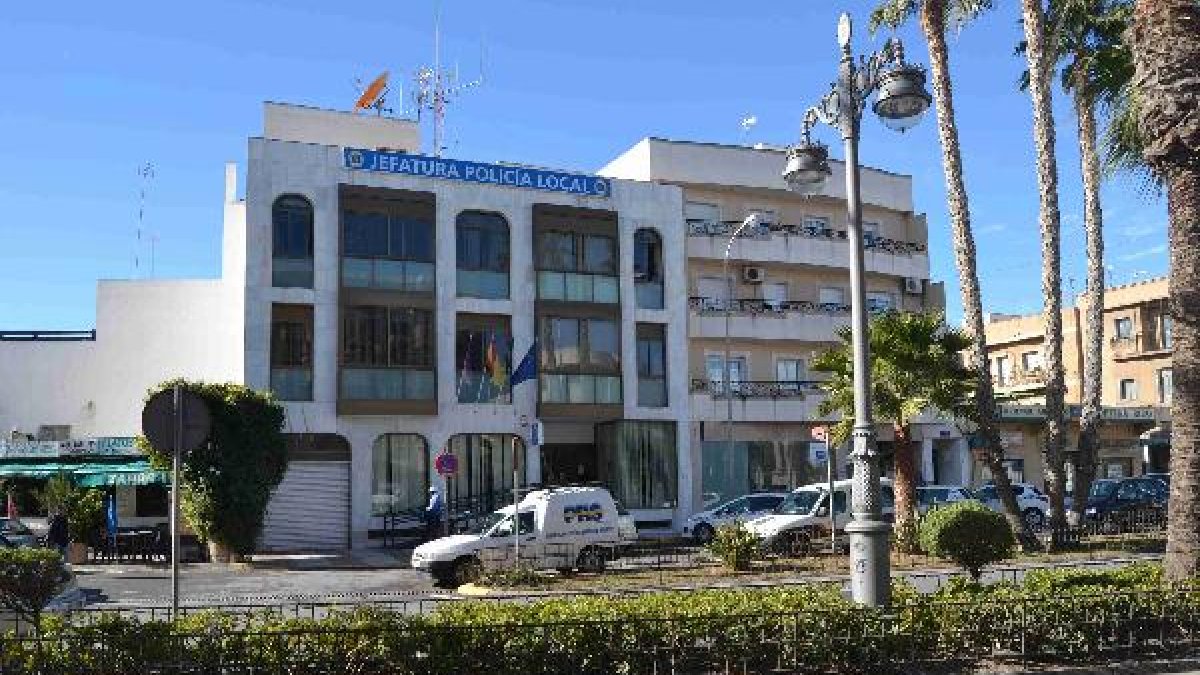 Fachada de la Policía local.