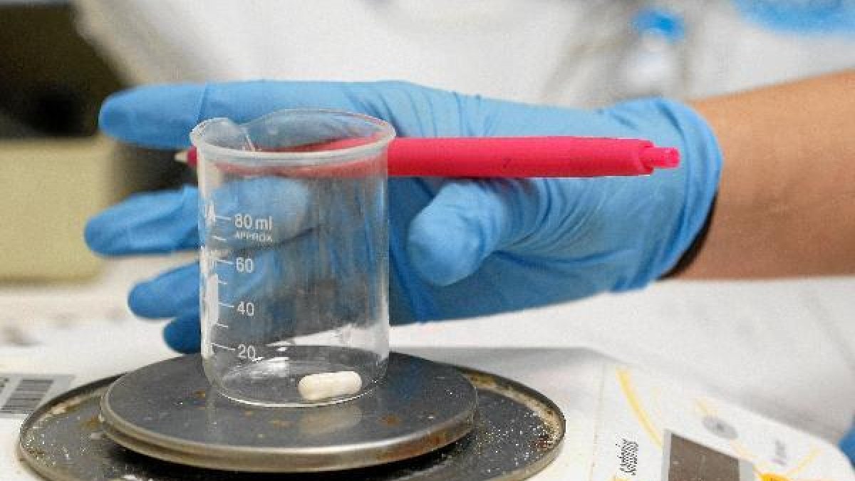 Pesado de medicamentos en la farmacia hospitalaria..