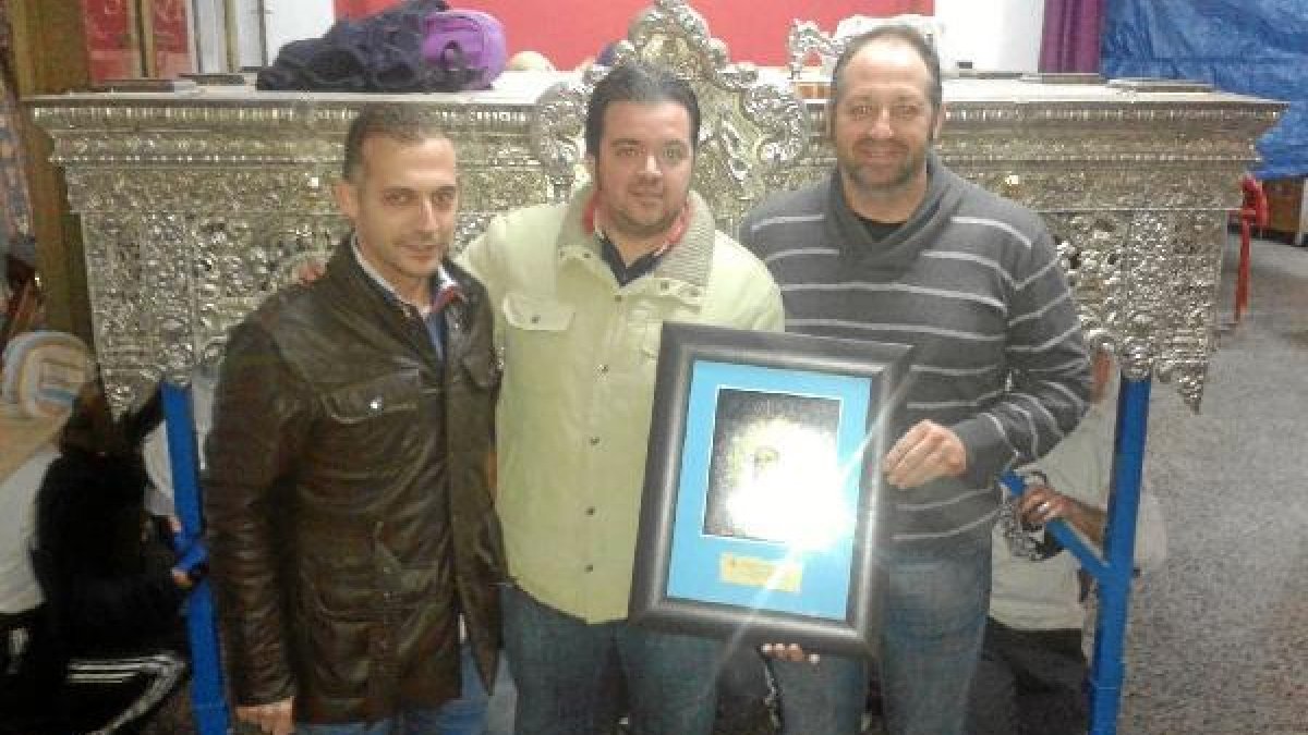 Hermano mayor y capataces de la cofradía de El Amor.