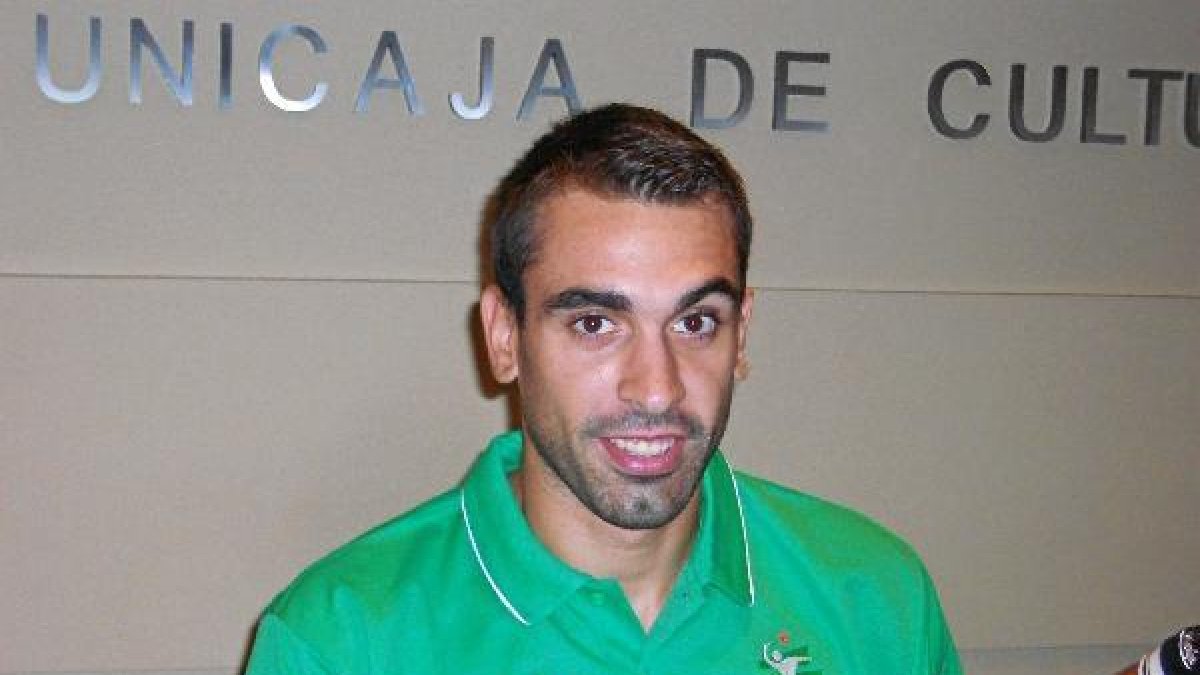 Jesús Bruque quiere levantar la moral del equipo.