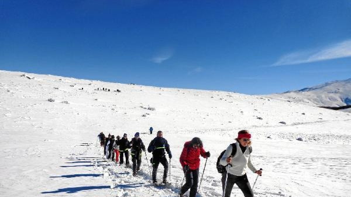 Senderismo sobre la nieve.