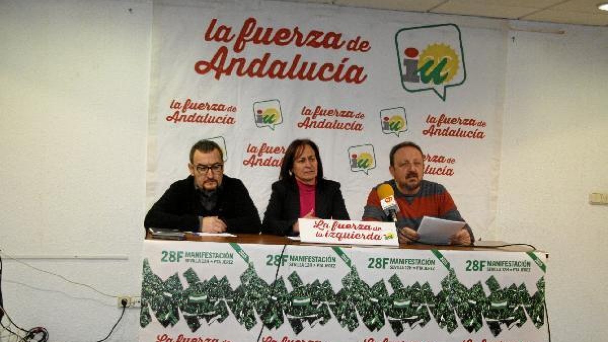 Rueda de prensa de ayer en IU.