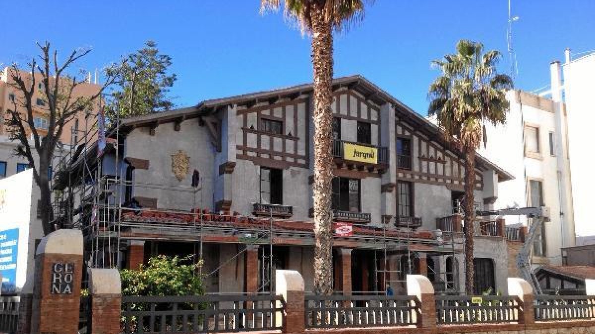 Fachada del Museo de Arte Doña Pakyta, desde la calle Gerona, todavía en obras.