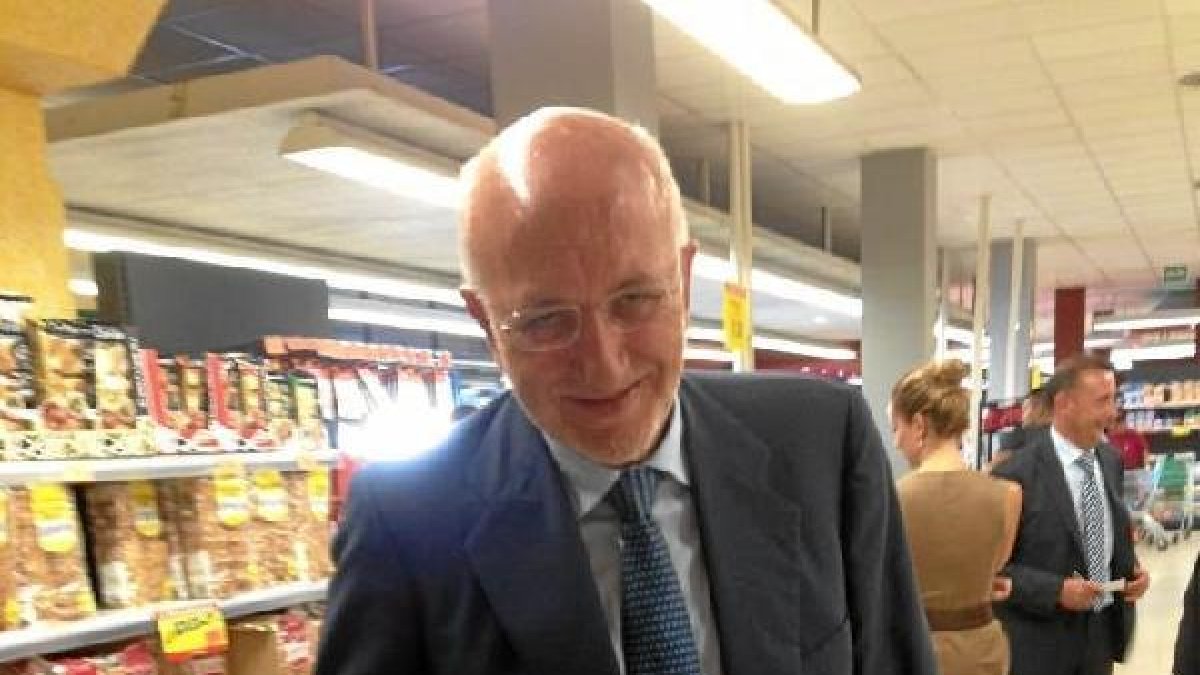 Juan Roig en el Mercadona de Cortijo Grande en Almería