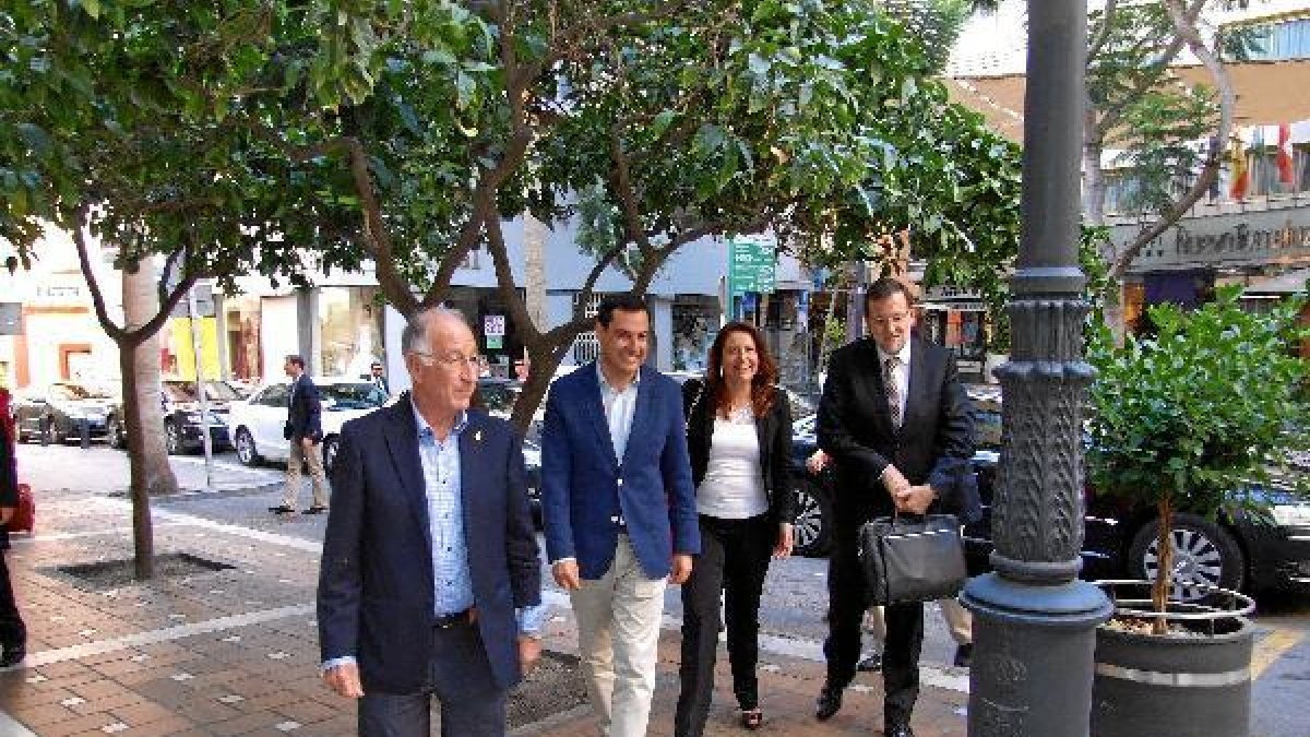 Dirigentes del PP con Crespo.