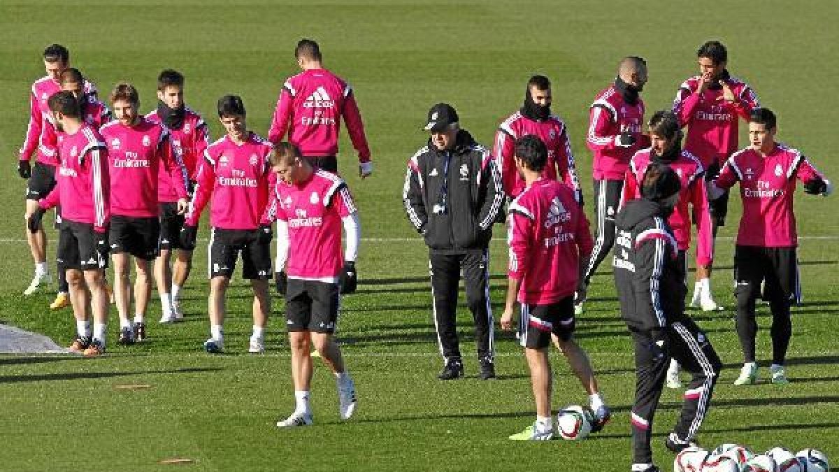 Florentino ha dado un tirón de orejas a sus jugadores.