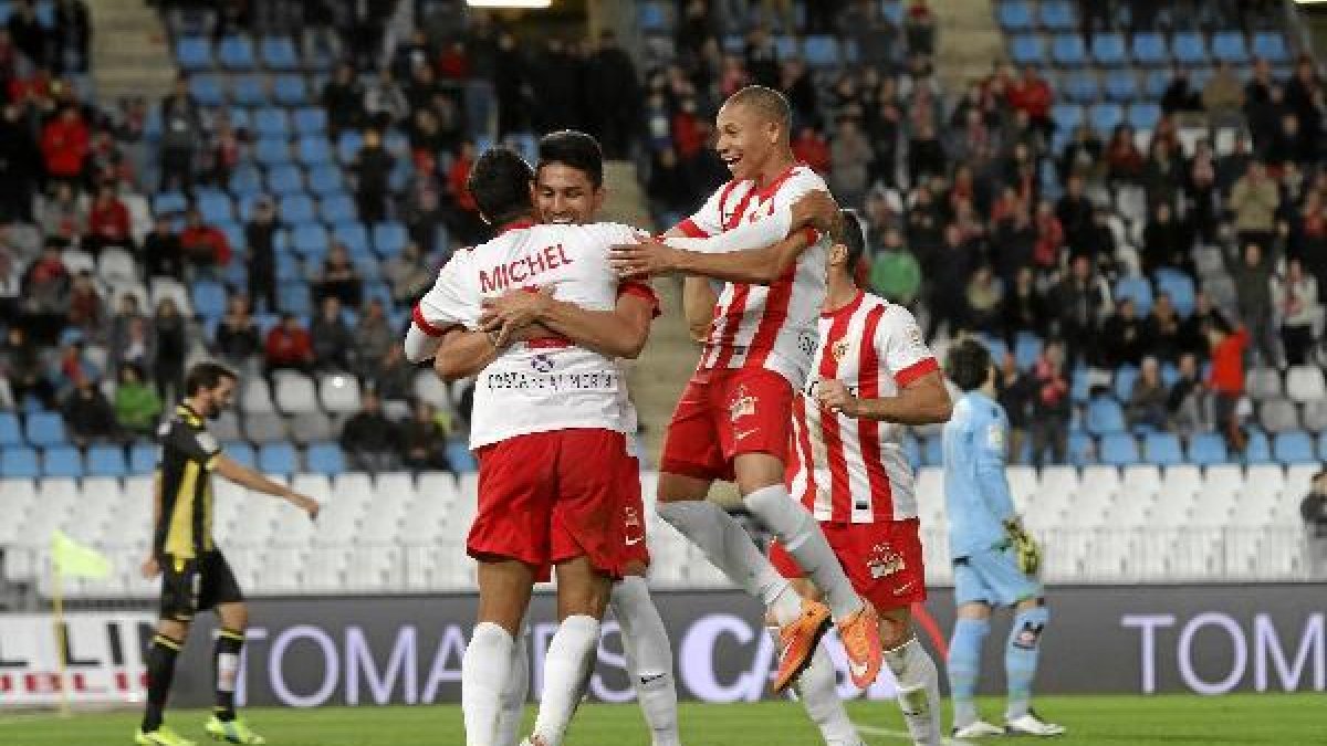 Michel Macedo se une a la lista de goleadores de un Almería letal.