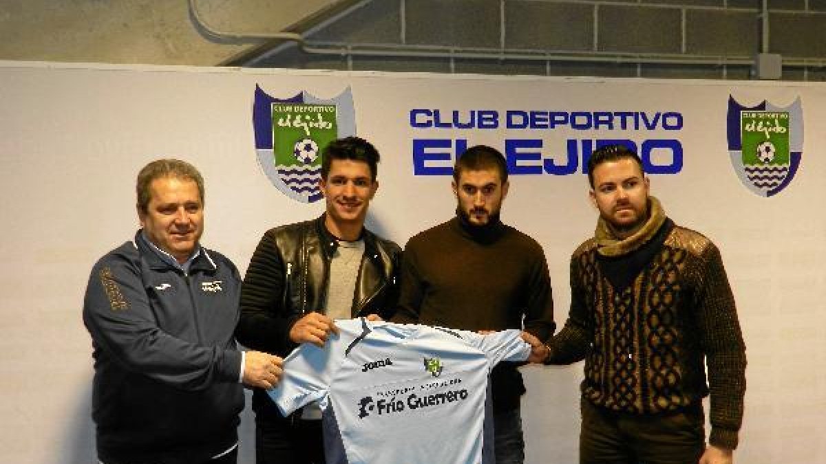 Los nuevos jugadores celestes en su puesta de largo.