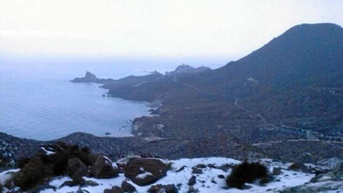 La nieve con el Cabo de Gata de fondo