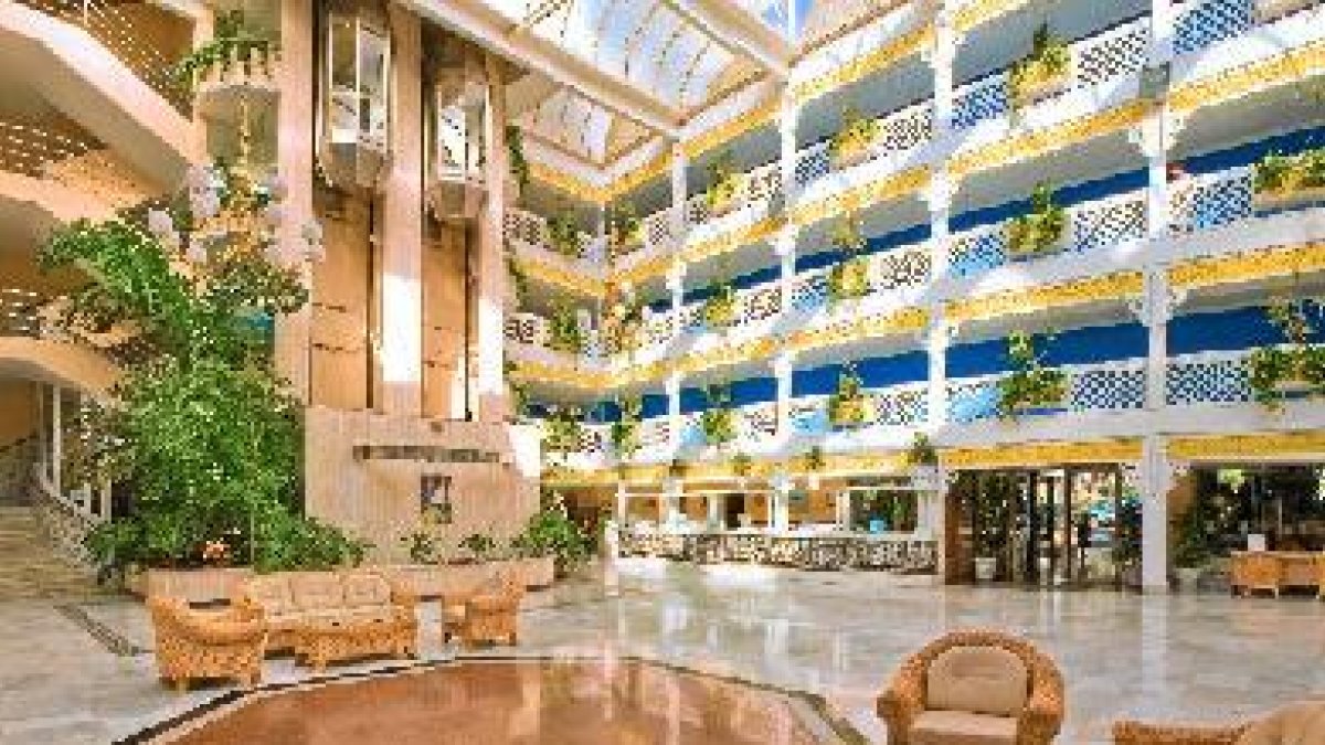 Hall del Hotel Vera Playa Club, de la cadena Hoteles Playa