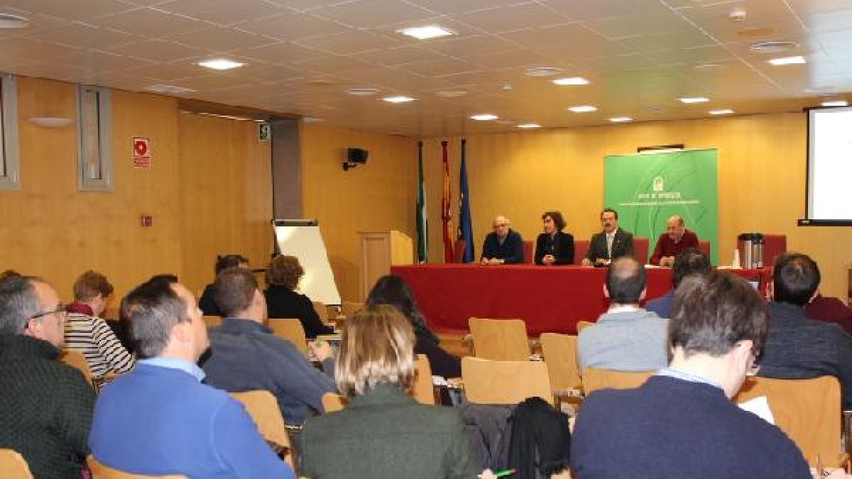 Participantes en una jornada sobre el Plan Integral de Seguridad Alimentaria de Salud.