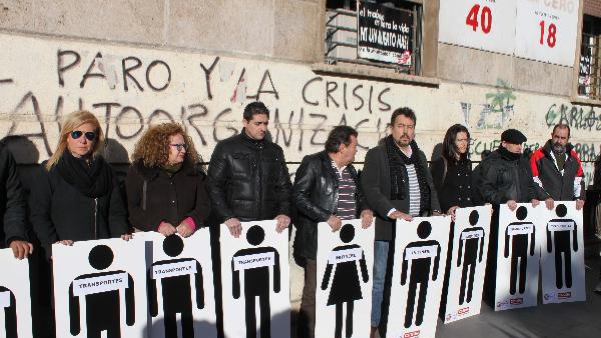 Concentración de los sindicatos ayer en Almería