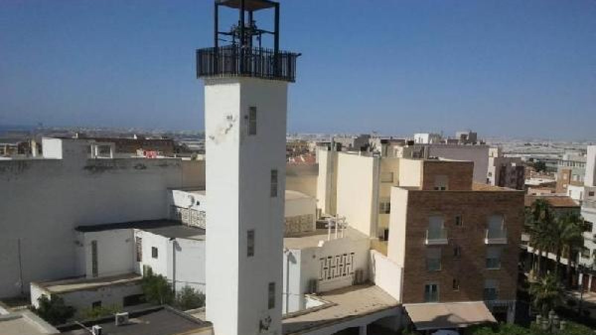 Plaza de la iglesia de El Parador.
