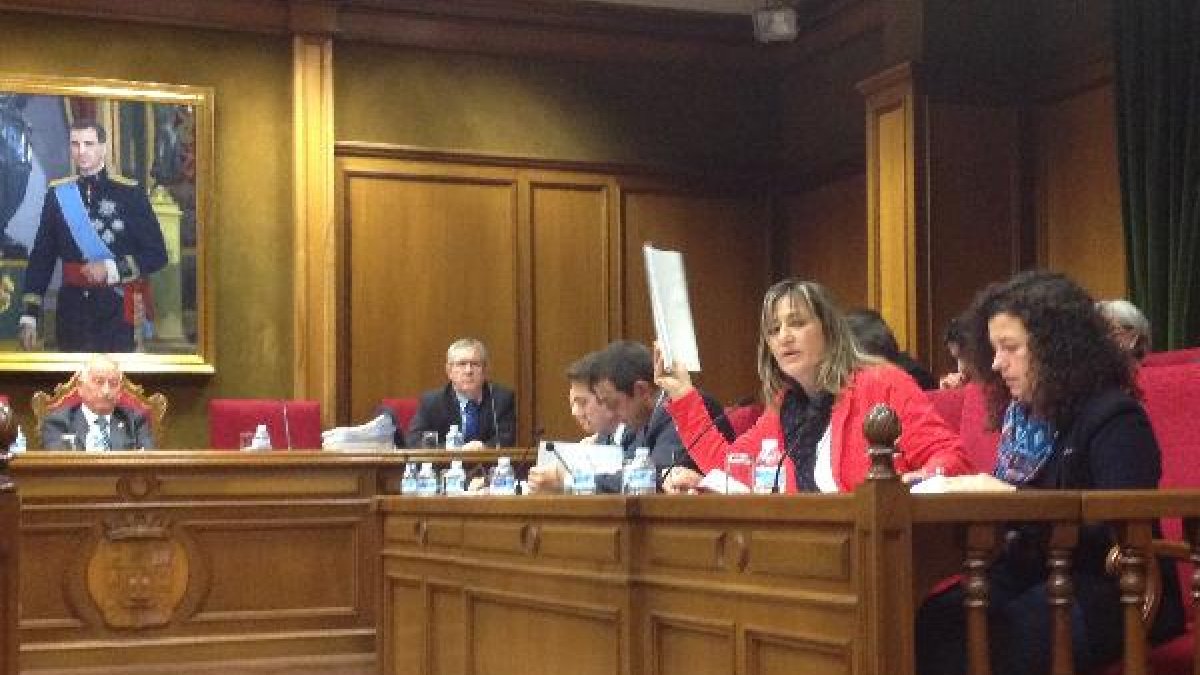 Intervención de Esperanza Pérez (PSOE) en el Pleno de hoy