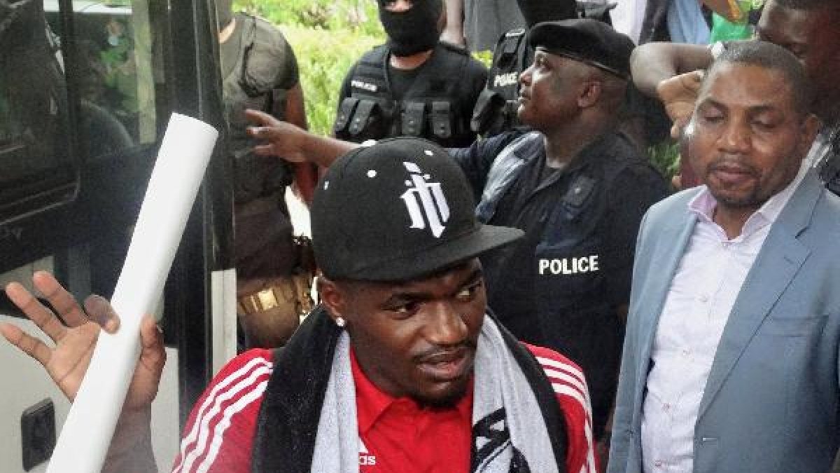 El delantero rojiblanco Thievy, rumbo a Almería.