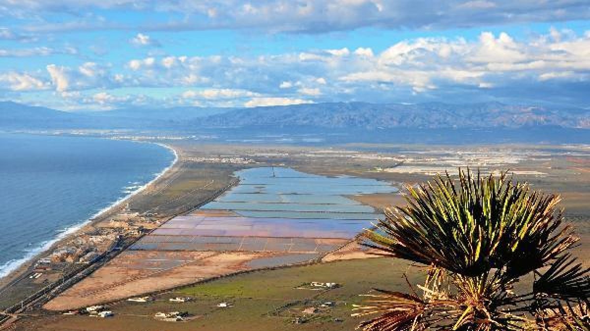 Imagen de las salinas de Cabo de Gata