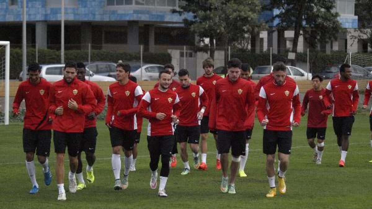 Caras nuevas en el filial para soñar con la promoción.