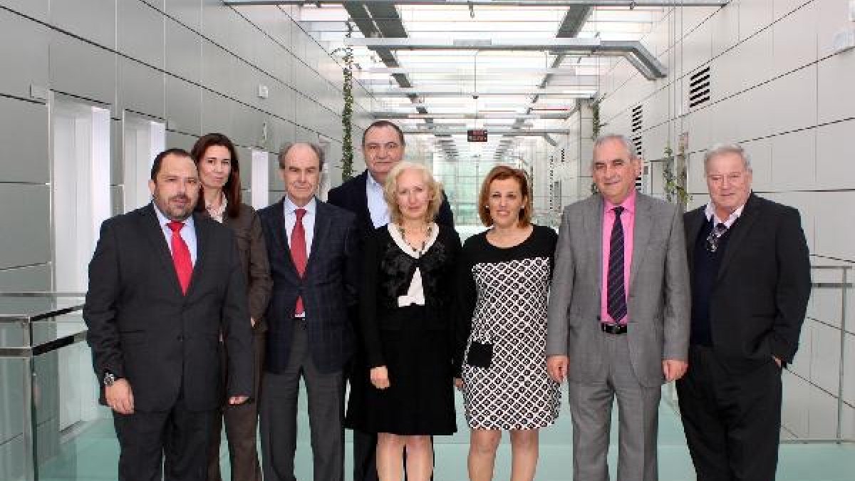 Los miembros del Consejo Asesor con la presidenta y el director del PITA.