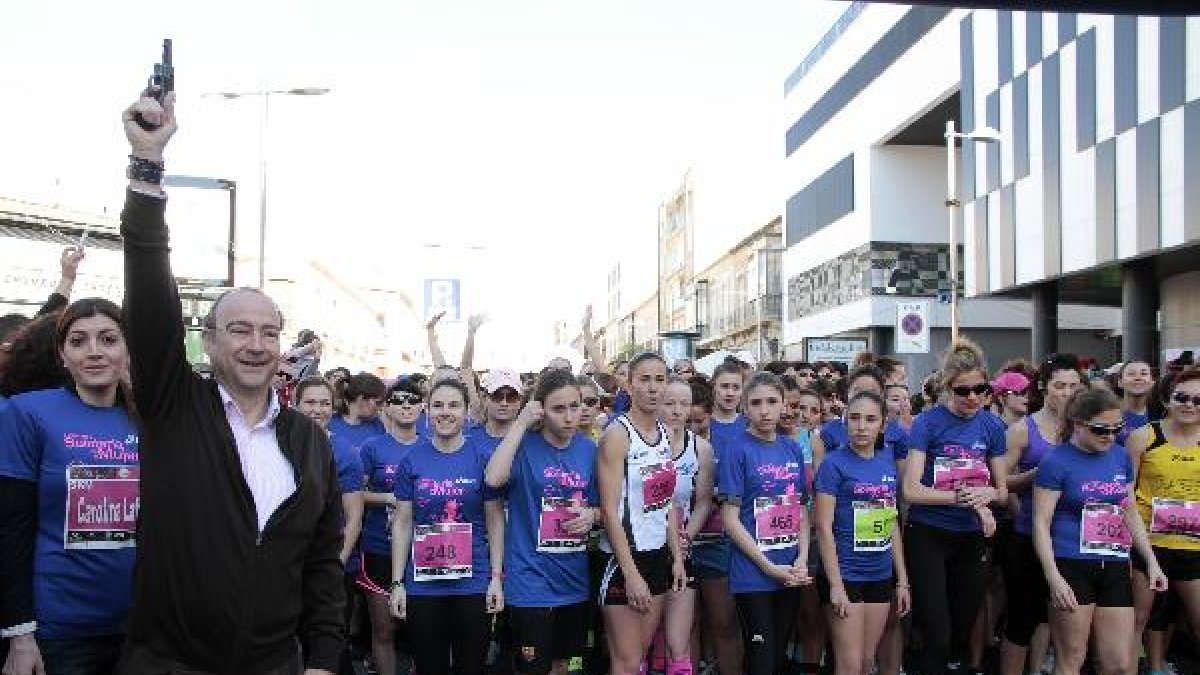 Corredoras en la última edición de la Carrera de la Mujer de Almería.