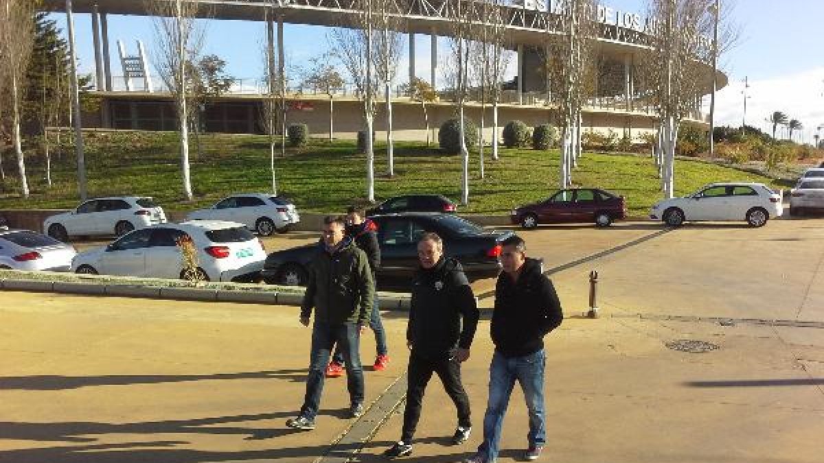 JIM y Rafagol saliendo al Anexo.