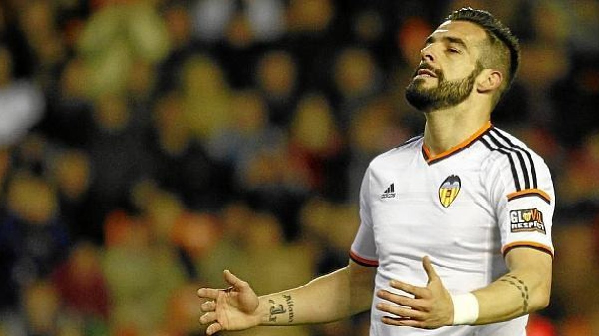 Álvaro Negredo no se olvida de su etapa sevillista.